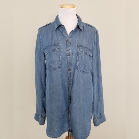 Banana Republic Tops - Banana Republic Classic Denim Soft Shirt M